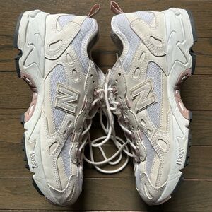 New Balance Women's Beige and Blush Sneakers